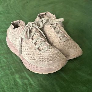 No Bull Knit runner. Sz 7